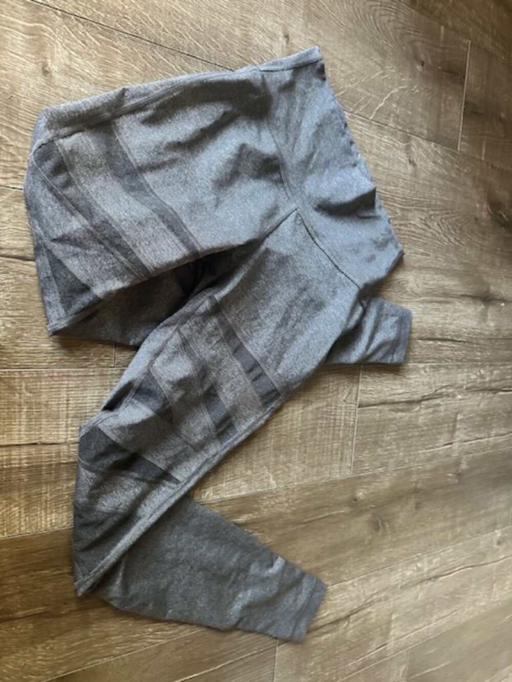 Lululemon Leggings size 6 with mesh